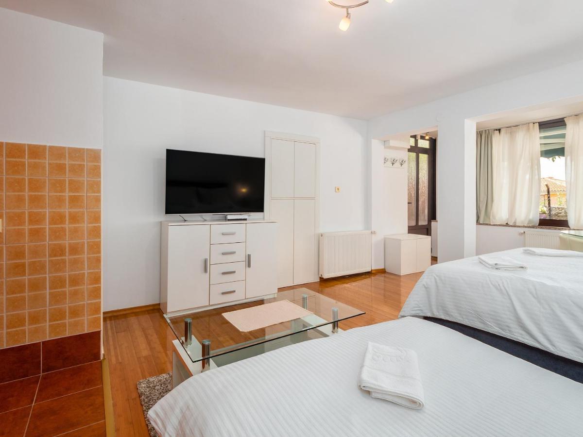 Studio Apartment "Kalina" 550 M From Sea Rijeka Buitenkant foto